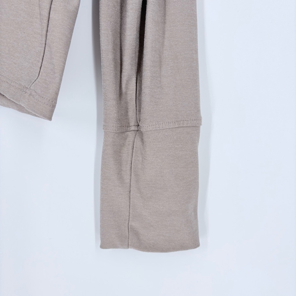 Beyond Yoga Light Brown Featherweight Daydreamer Pullover Top - Picture 9 of 13